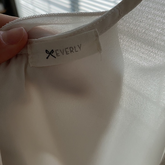 Cream tank with bow detail on back - Picture 4 of 4